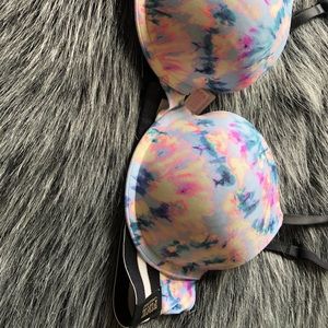 PINK Victoria’s Secret bra